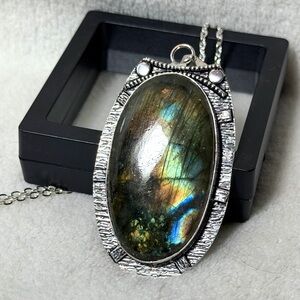 Silver Labradorite Pendant Necklace